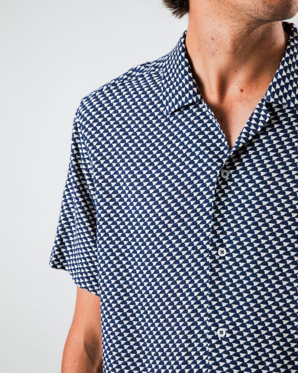 Tramuntana Aloha Shirt Navy À vendre – Image 4